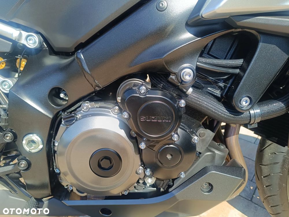 Suzuki GSX 1000 - 21