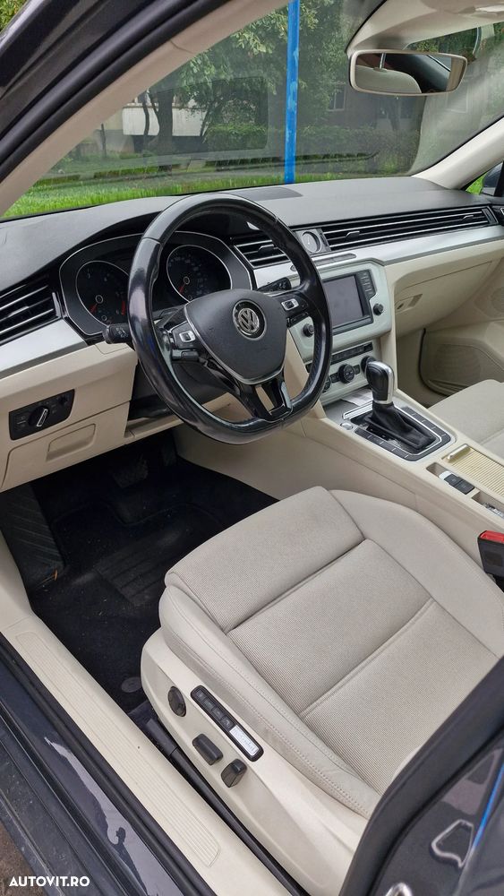Volkswagen Passat 2.0 TDI DSG Comfortline - 14