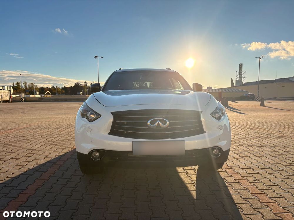 Infiniti QX70 3.0d S - 8