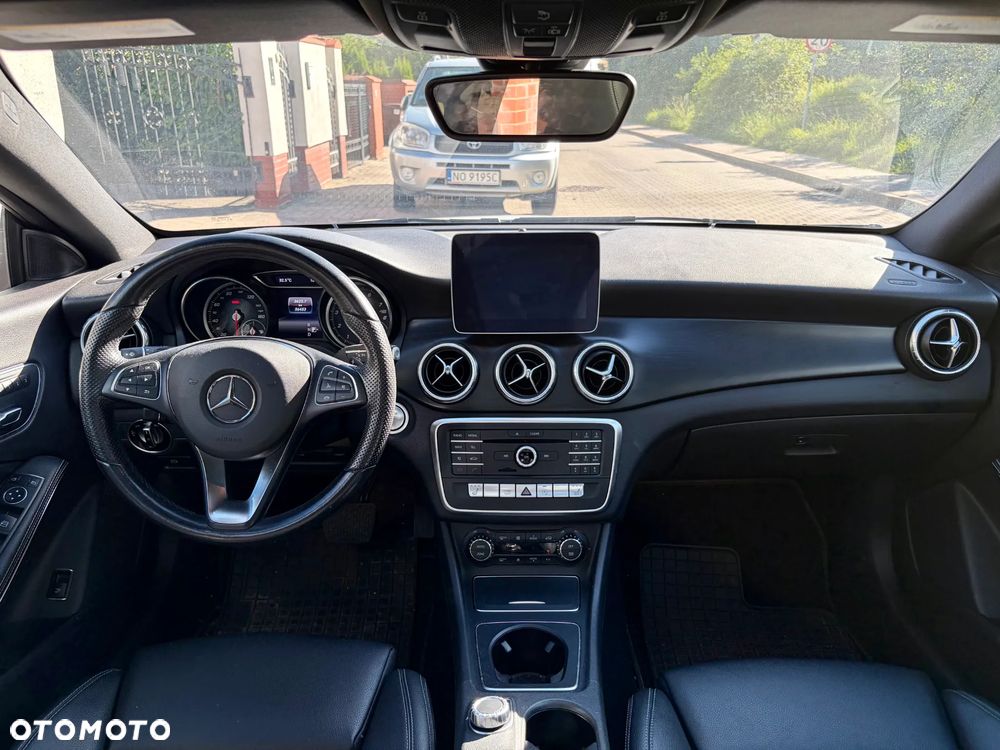 Mercedes-Benz CLA 250 7G-DCT - 8