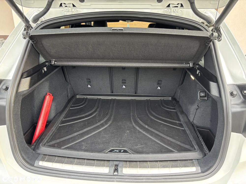 BMW X1 xDrive25i xLine - 12