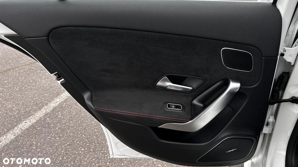 Mercedes-Benz Klasa A 220 4-Matic AMG Line 8G-DCT - 25