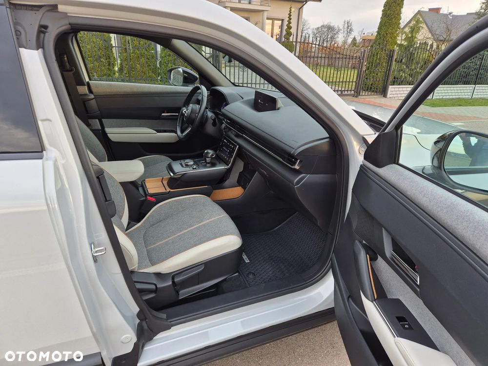 Mazda MX-30 e-SKYACTIV - 5