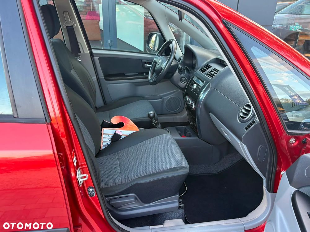Suzuki SX4 1.6 GS / Premium - 11