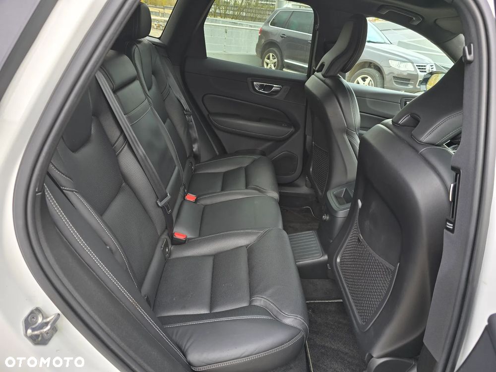 Volvo XC 60 T8 AWD Recharge Geartronic Inscription - 21