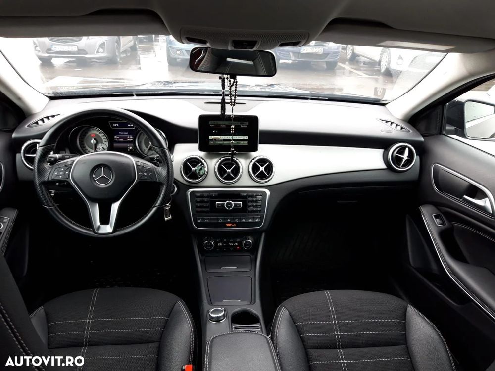 Mercedes-Benz GLA 200 d 4MATIC Aut. - 10