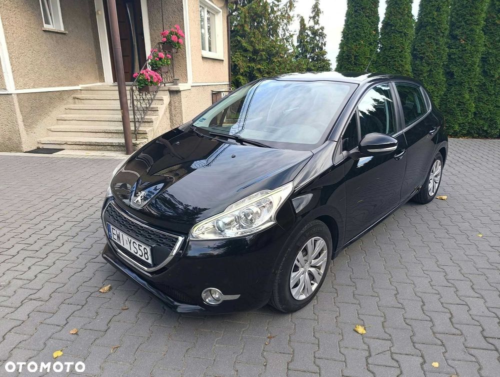 Peugeot 208 2015 photo 3