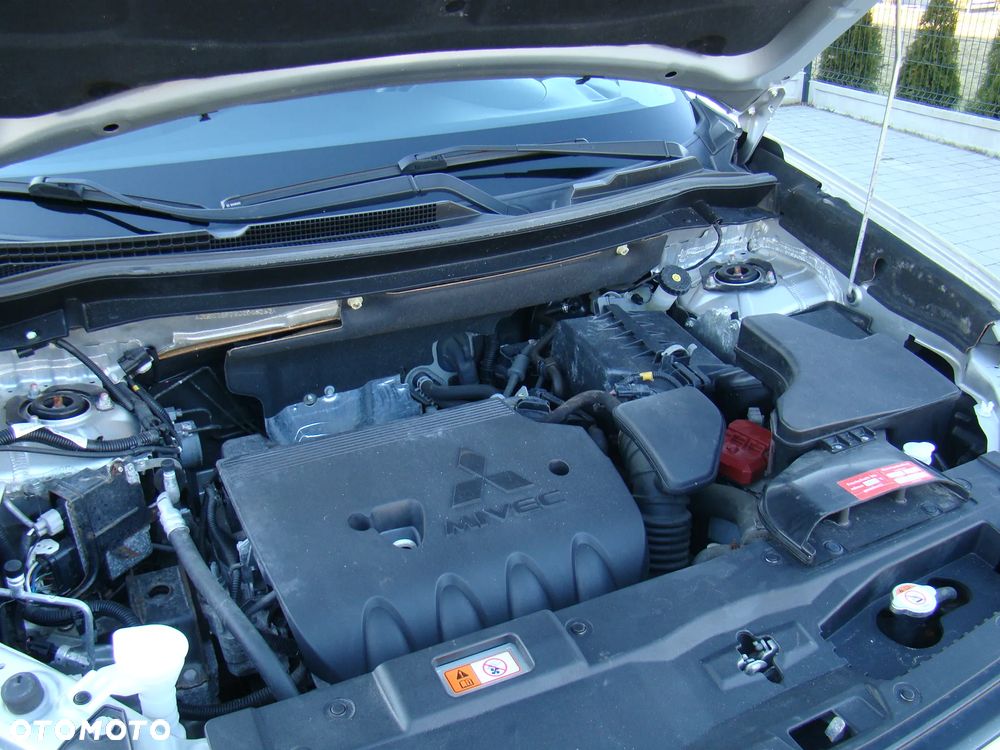 Mitsubishi Outlander 2.0 2WD CVT Diamant - 15