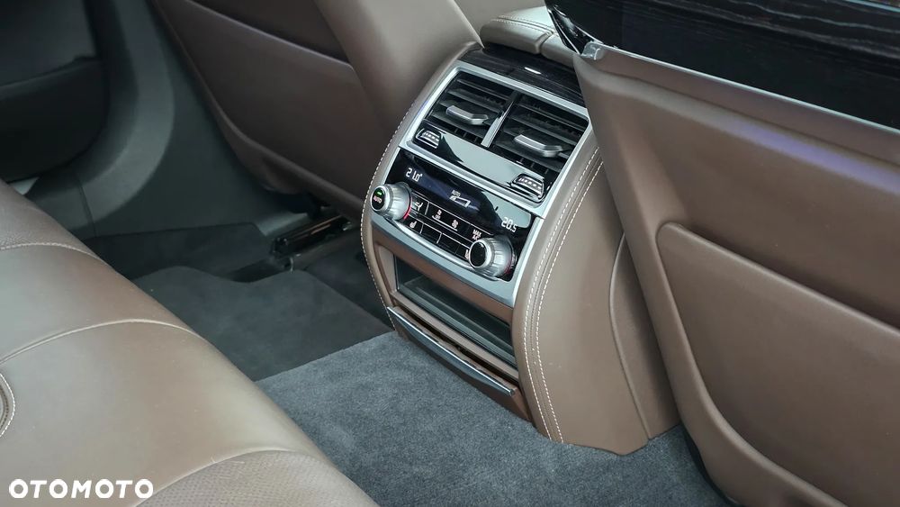 BMW Seria 7 - 27