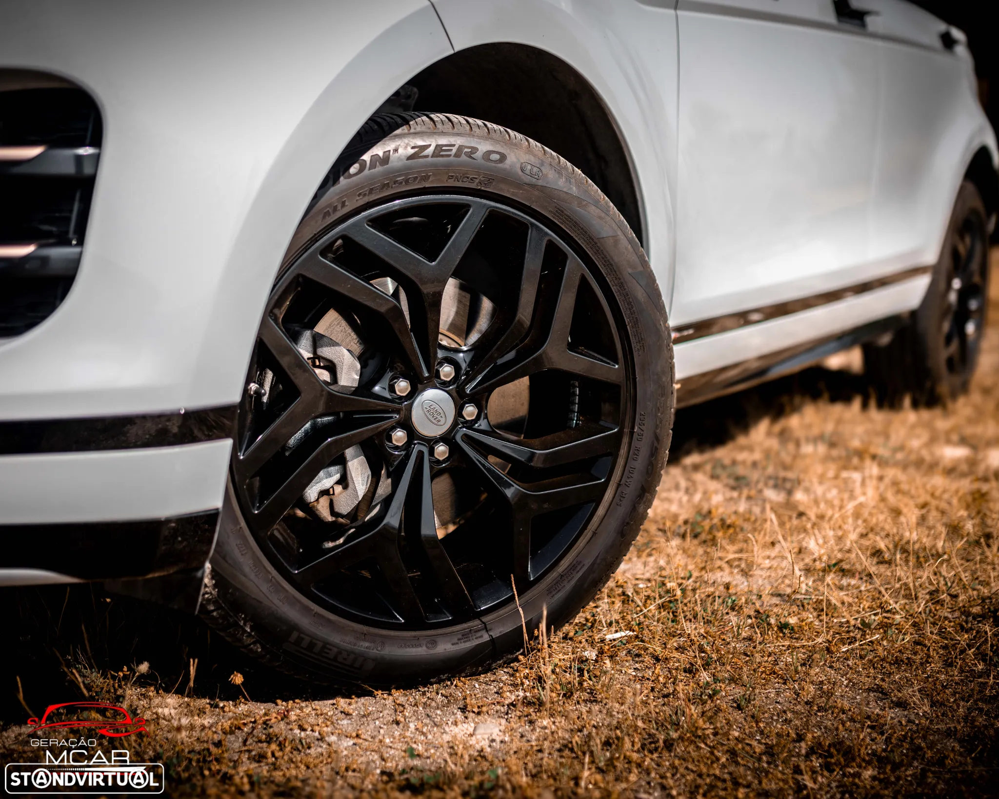 Land Rover Range Rover Evoque P300e R-Dynamic S - 8