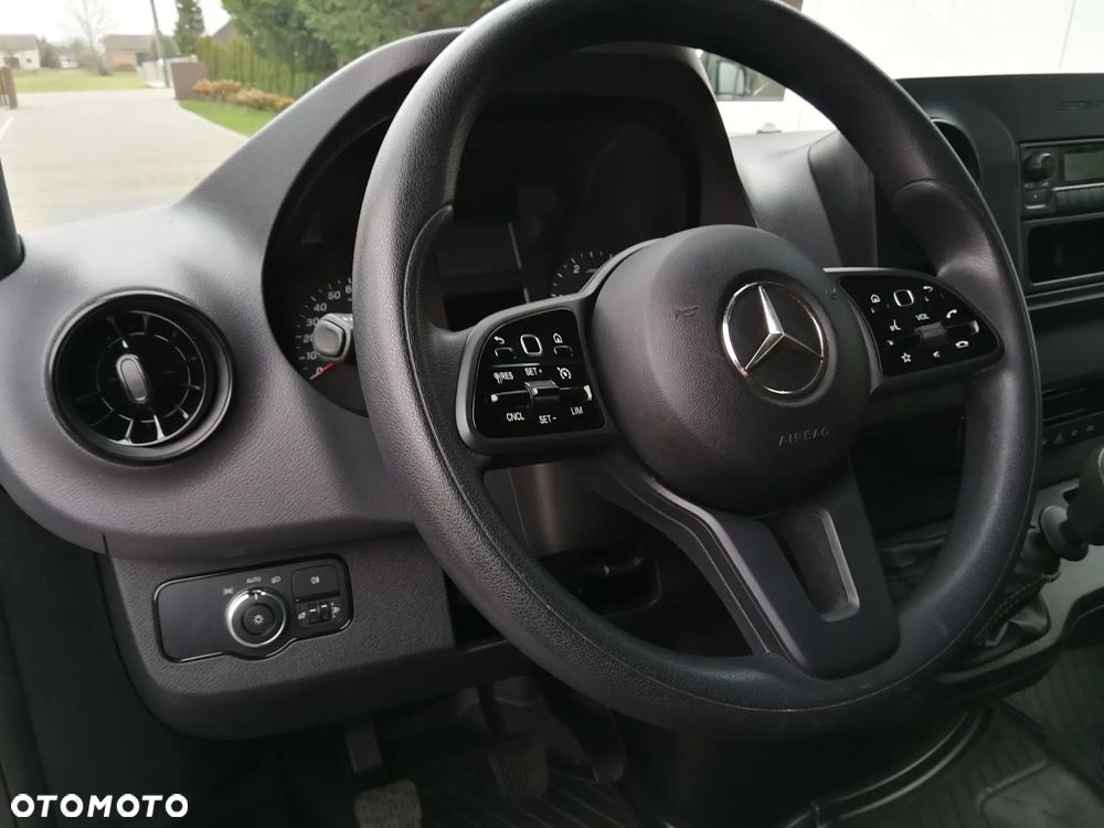 Mercedes-Benz Sprinter - 18