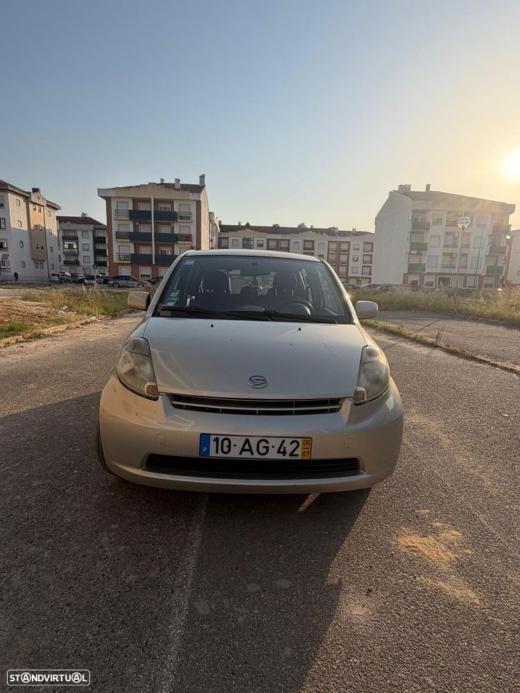 Daihatsu Sirion 1.0 - 11