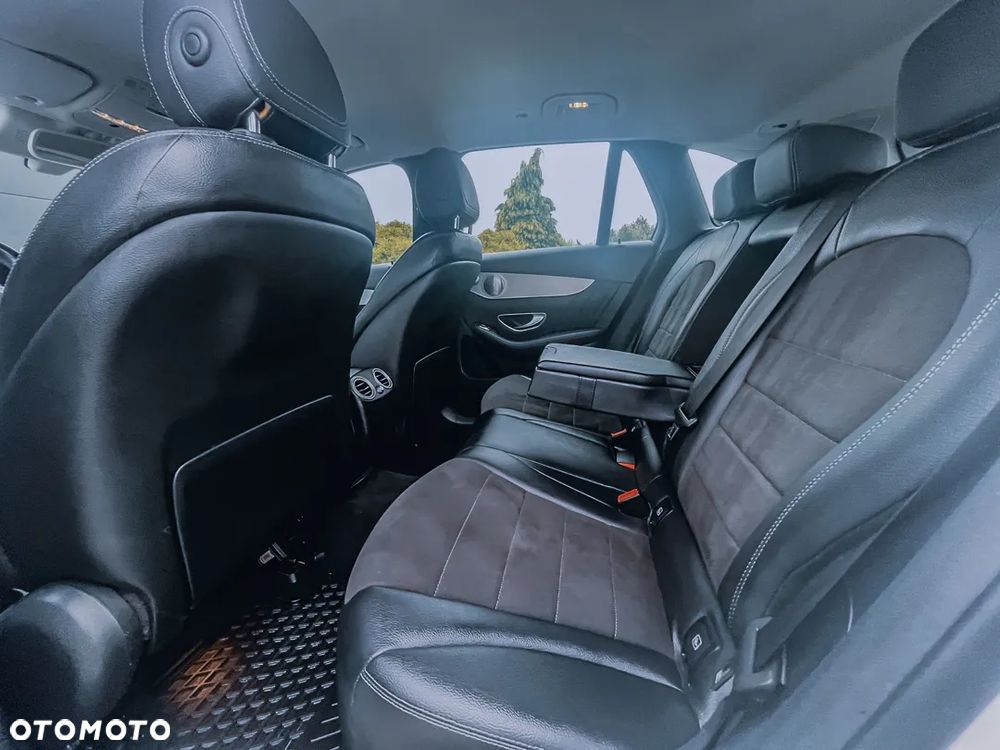 Mercedes-Benz GLC 350 e 4Matic 7G-TRONIC AMG Line - 24