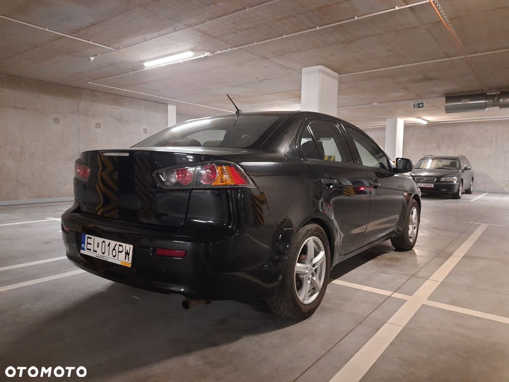 Mitsubishi Lancer 1.6 Inform - 2