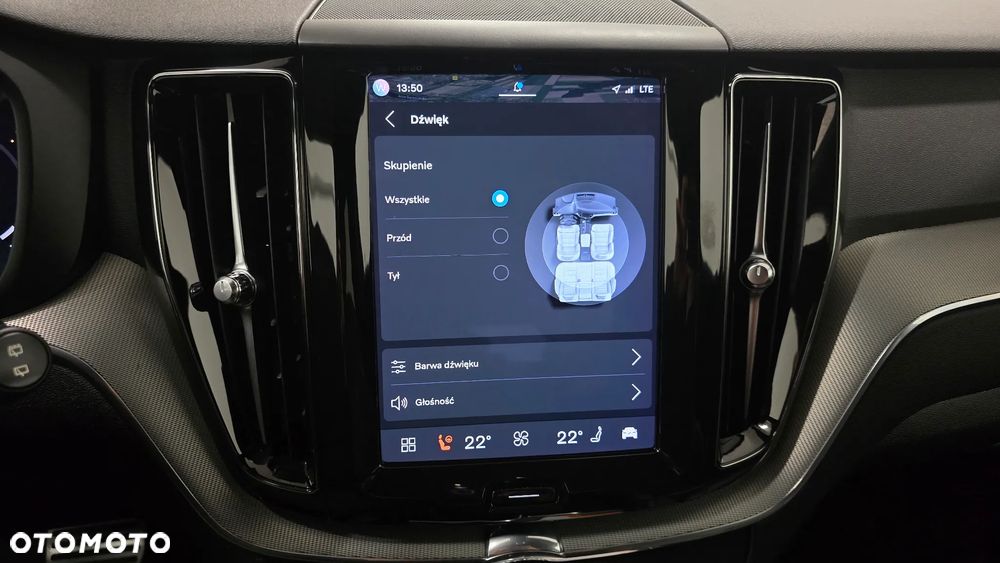 Volvo XC 60 B4 D Plus Dark - 32