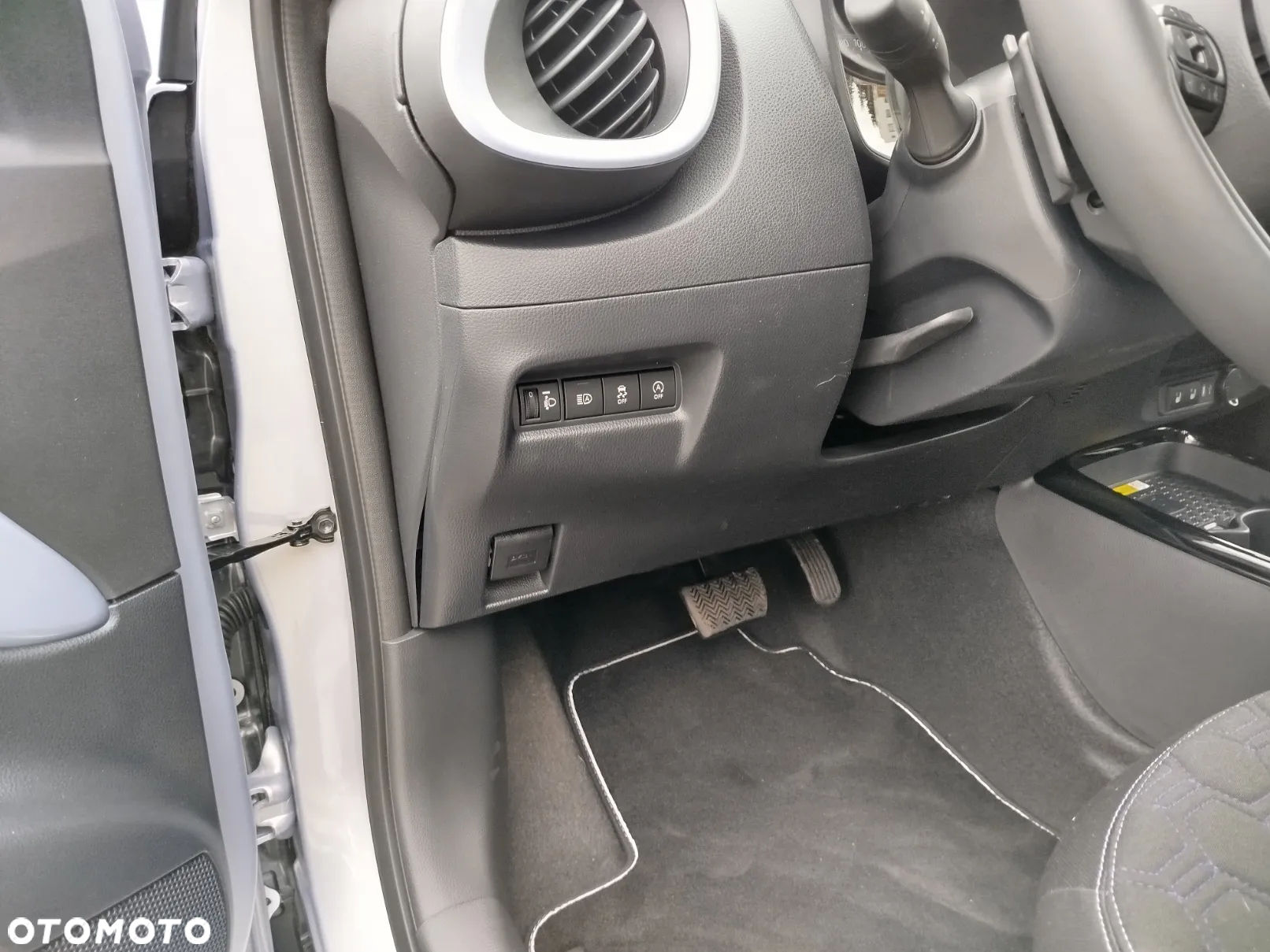 Toyota Aygo X 1.0 VVT-i JBL CVT - 9