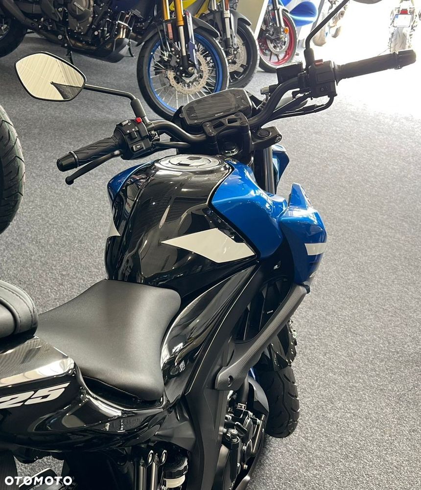 Suzuki GSX - 9