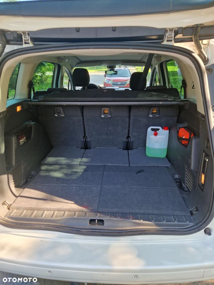 Peugeot 5008 - 11