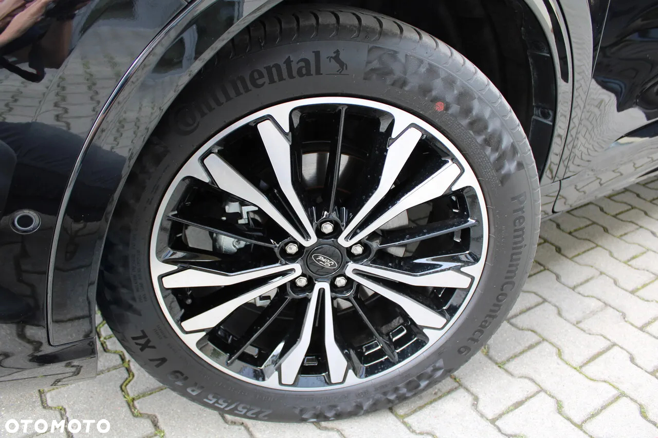 Ford Kuga 2.5 Duratec FHEV 4x4 ST-LINE - 21
