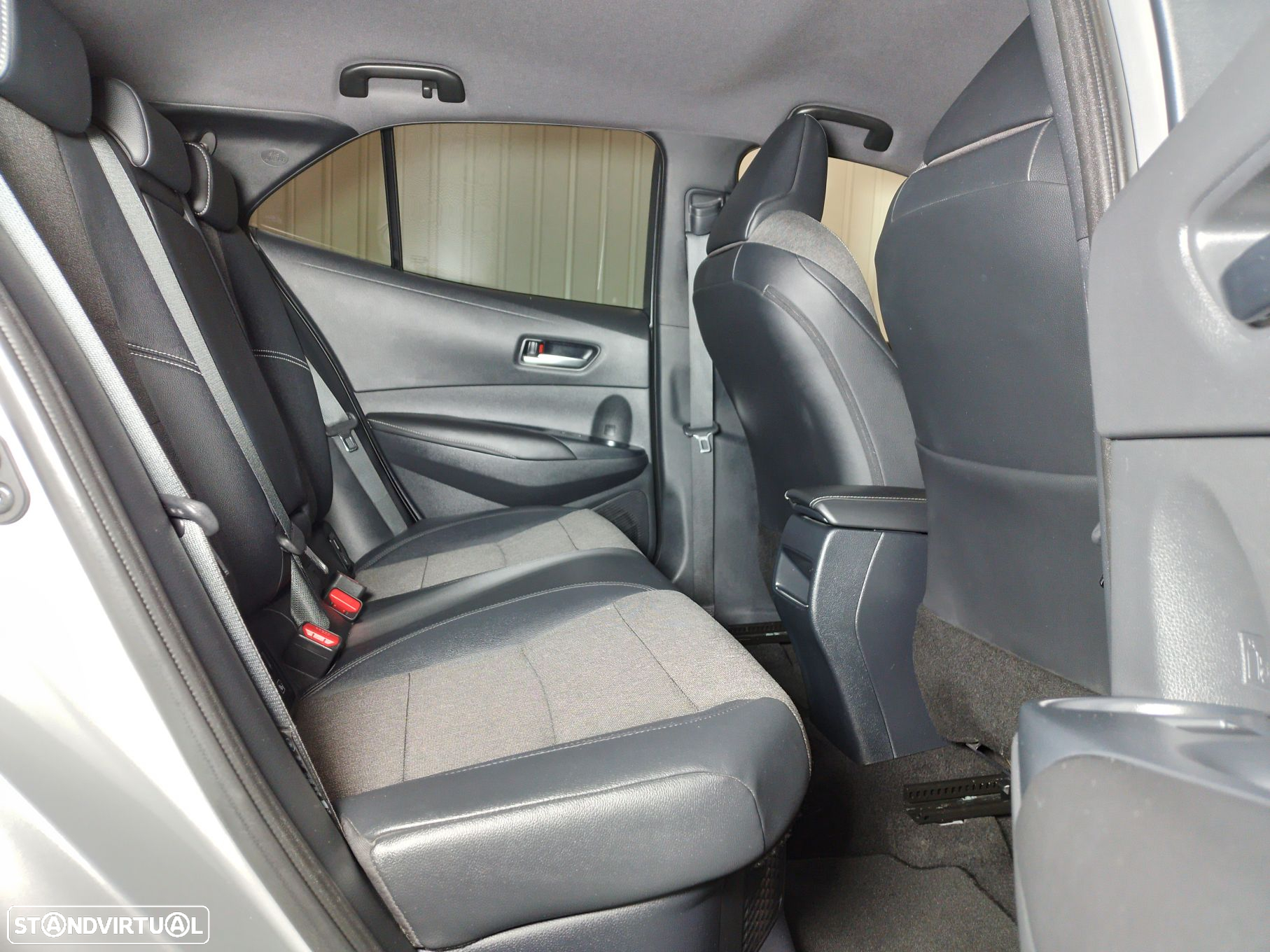 Toyota Corolla 1.8 Hybrid Comfort+P.Sport - 13