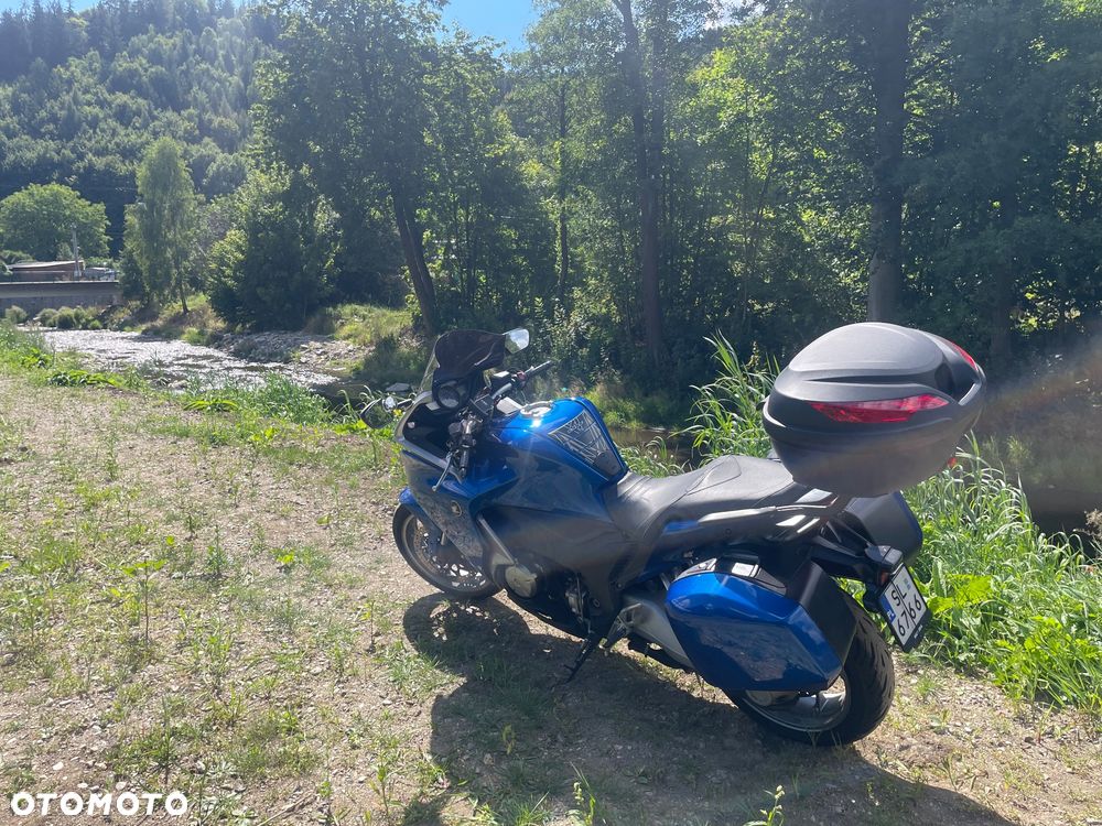 Honda VFR - 22