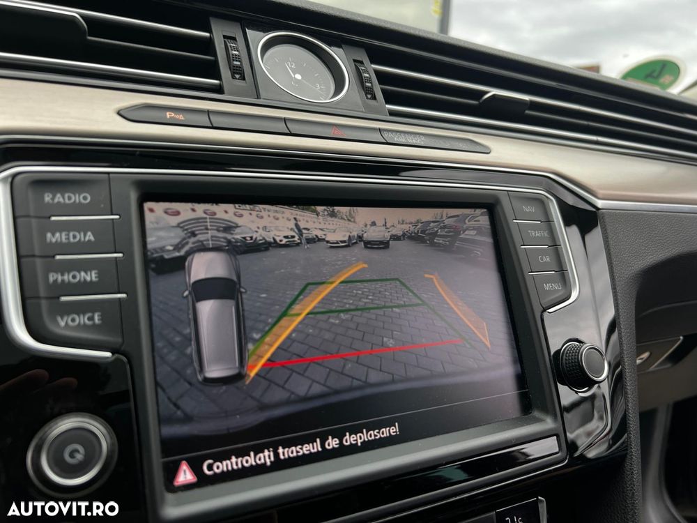 Volkswagen Passat - 13