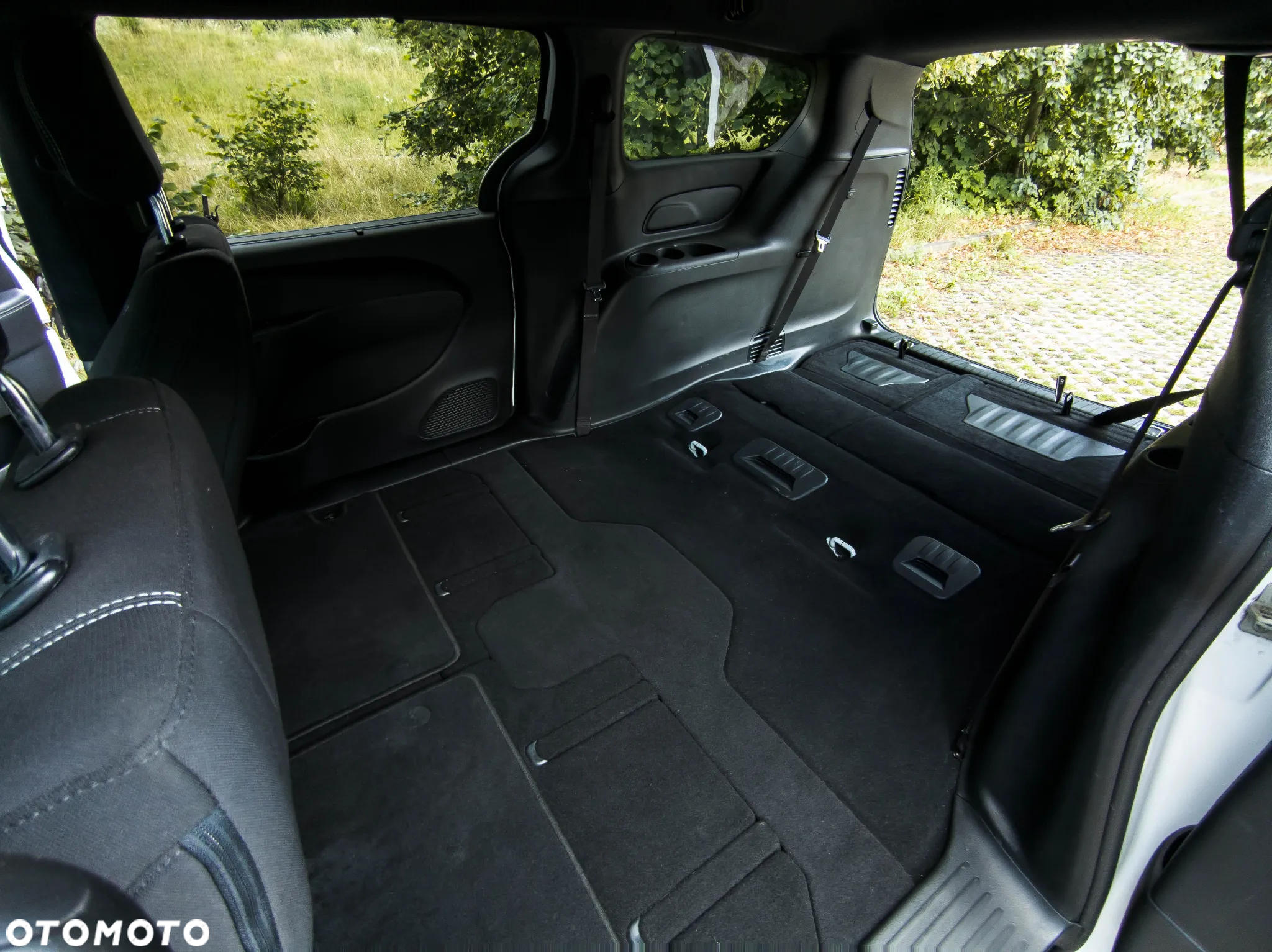Chrysler Pacifica - 38