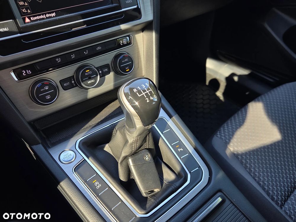 Volkswagen Passat Variant - 25