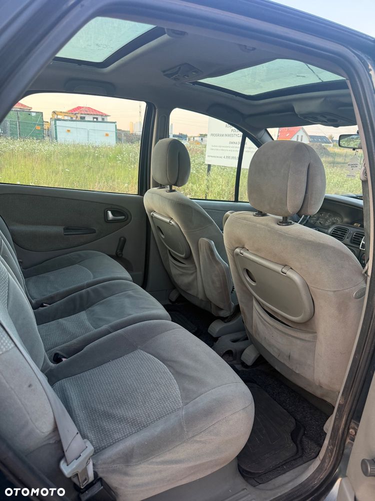 Renault Scenic 1.9 dCi Authentique - 7