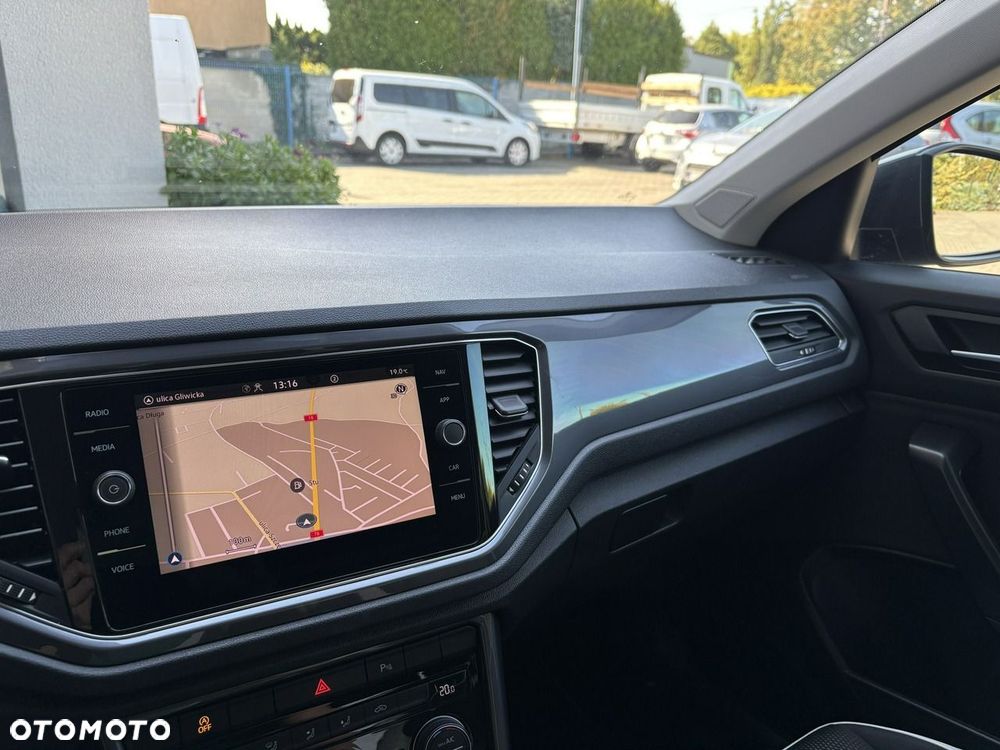 Volkswagen T-Roc - 12