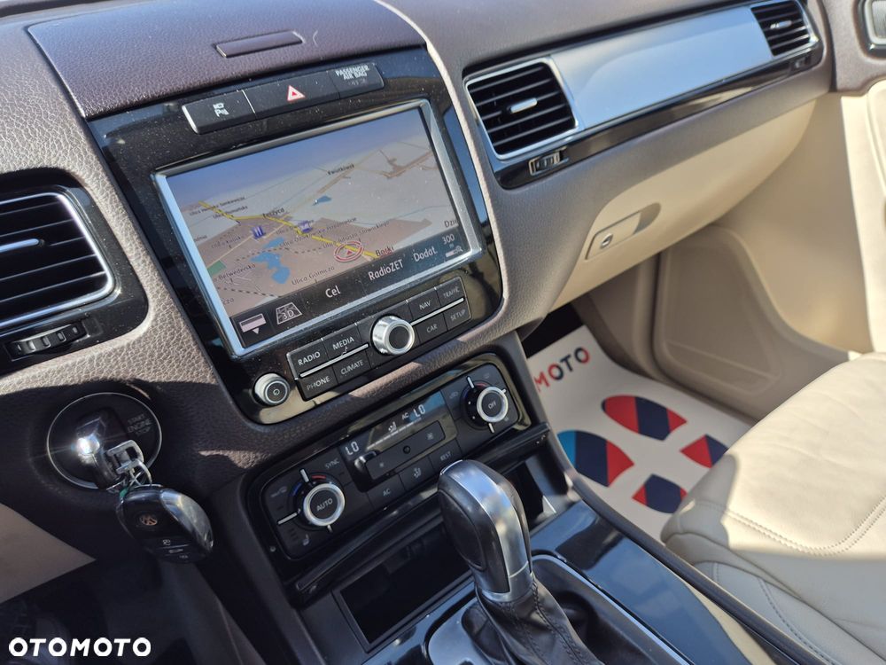 Volkswagen Touareg 3.0 V6 TDI BMT Business Line - 36