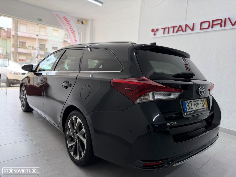 Toyota Auris Touring Sports 1.8 HSD Comfort+P.Sport - 4