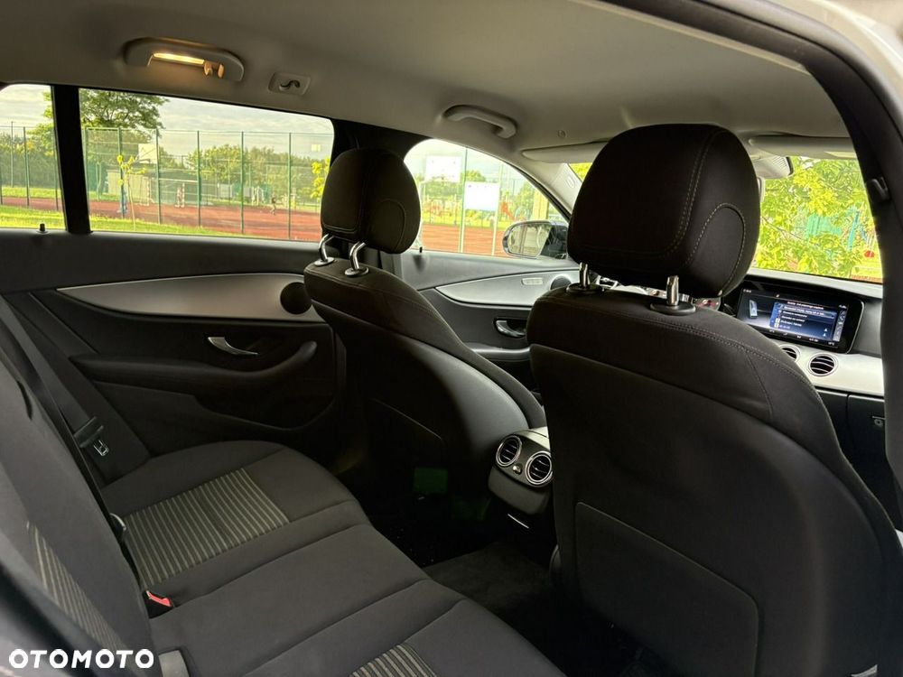 Mercedes-Benz Klasa E 300 de 9G-TRONIC Exclusive - 12