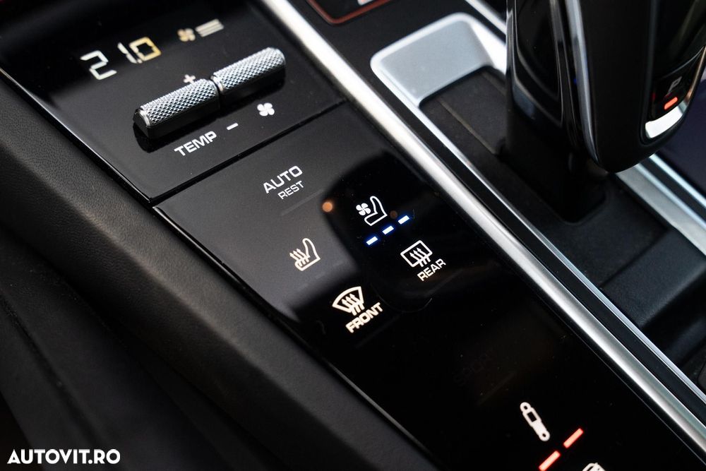 Porsche Cayenne Turbo - 14