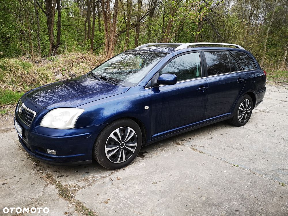 Toyota Avensis - 1