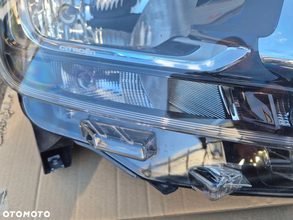 Citroen Berlingo 3 lampa prawa i lewa.Komplet.Valeo. 2018- - 10