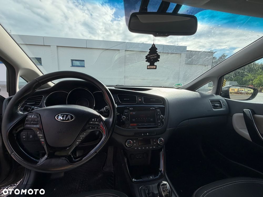 Kia Ceed - 9