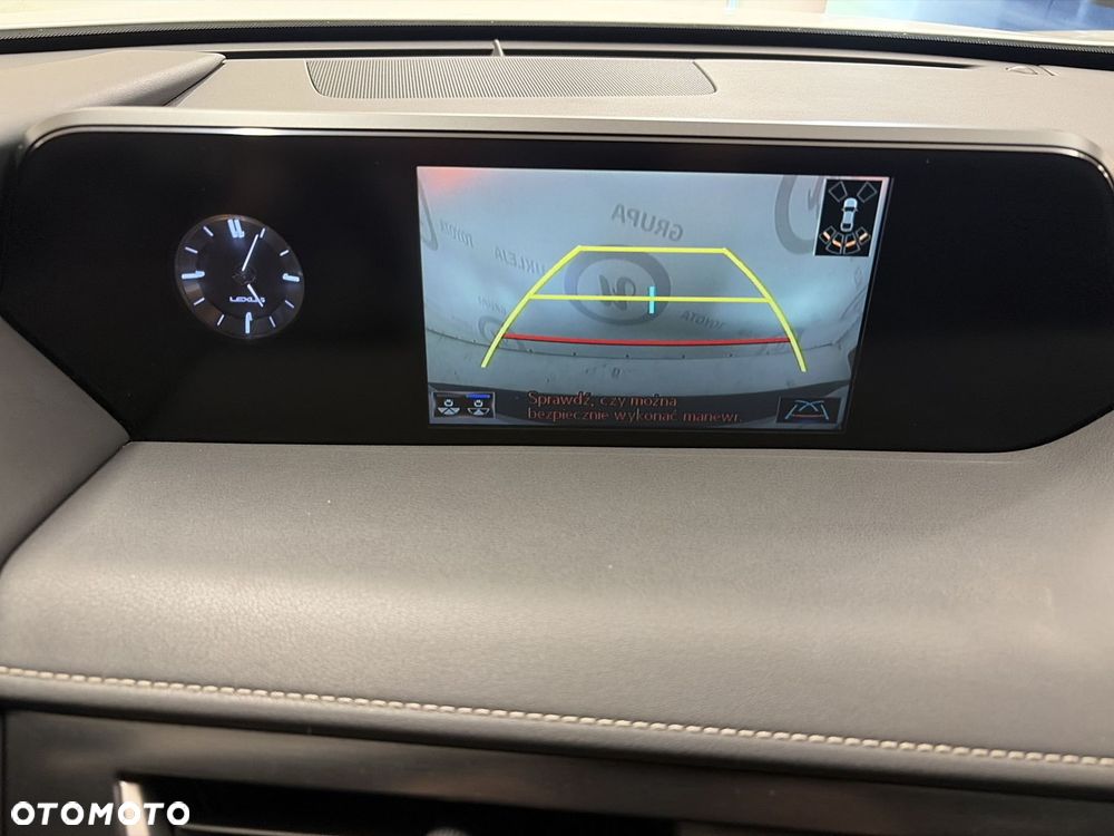 Lexus UX - 17