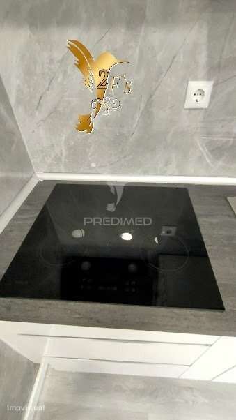 Apartamento T1 Remodelado com Varanda e Elevador no Centro da Amadora - Grande imagem: 4/24