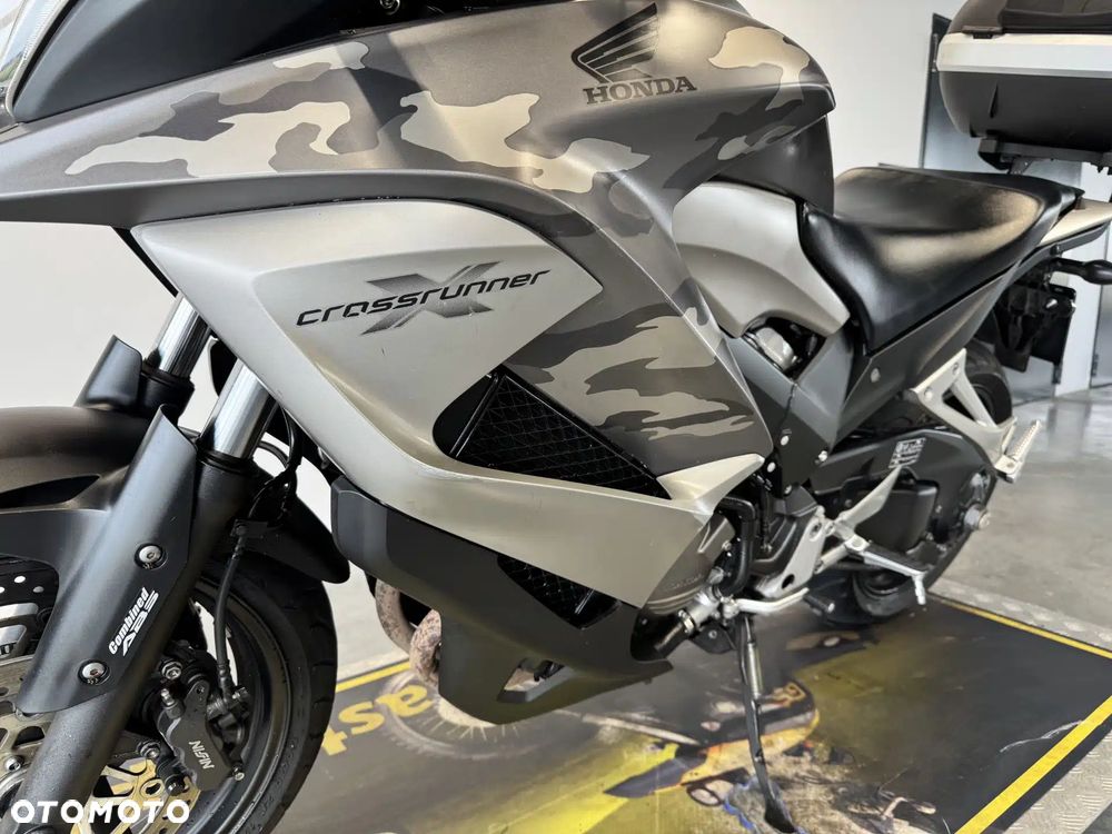 Honda VFR - 19
