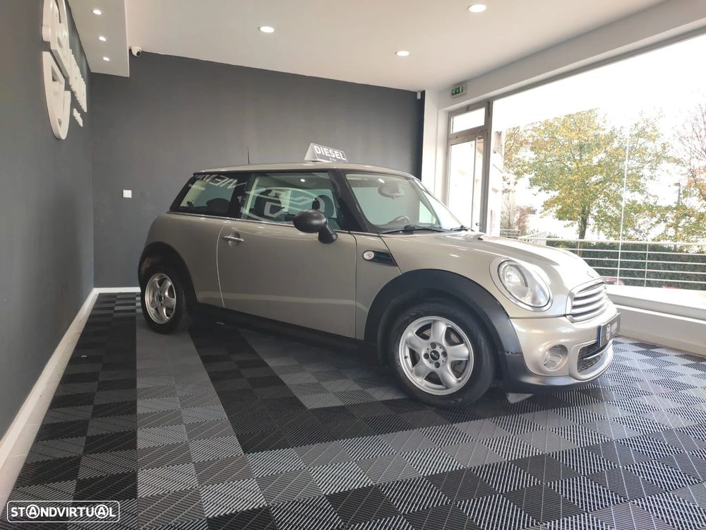 MINI 3 Portas One D - 4