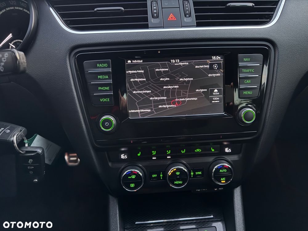 Skoda Octavia Combi 2.0 TDI (Green tec) RS - 26