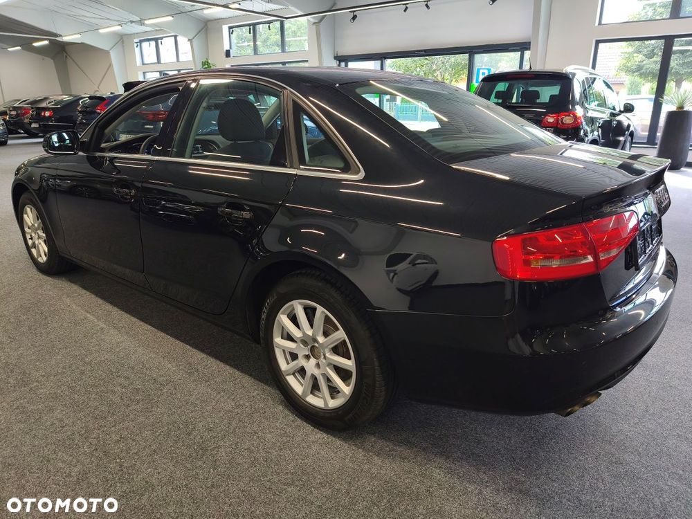 Audi A4 Limousine - 5