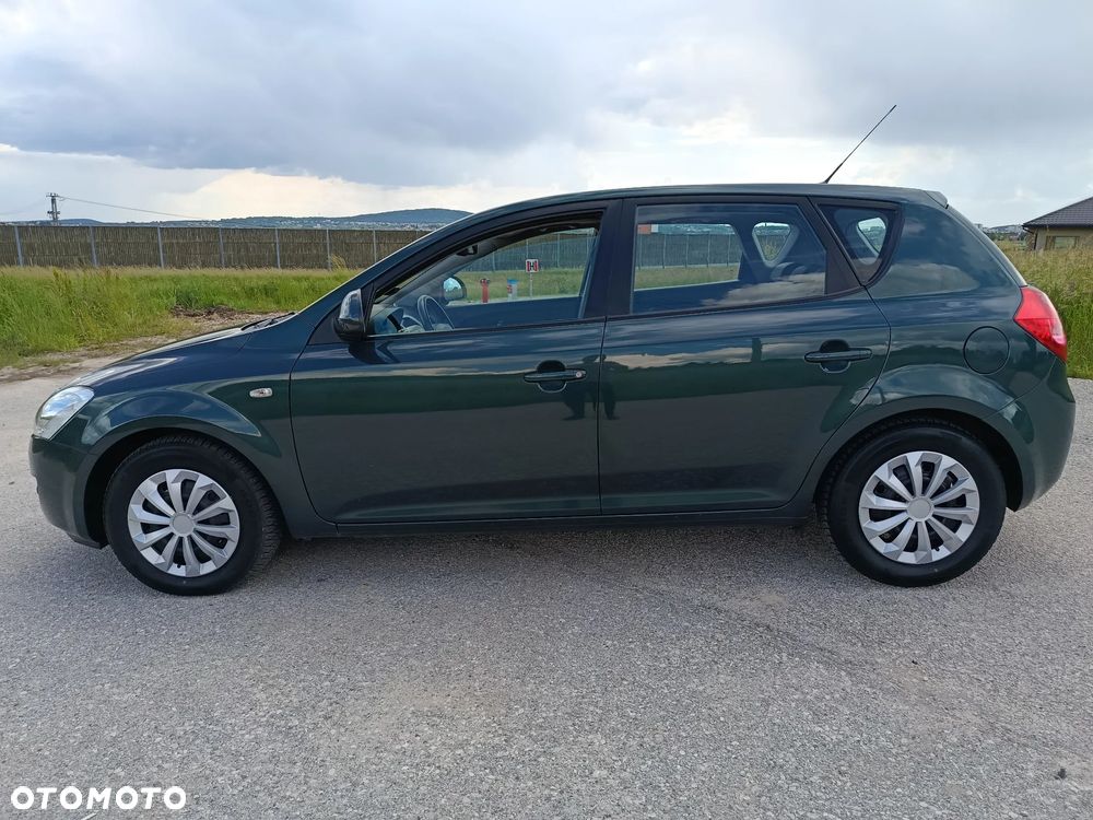 Kia Ceed - 15