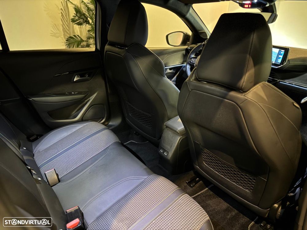 Peugeot 208 PureTech 100 GT Pack - 37