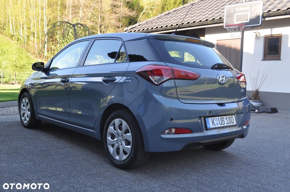 Hyundai i20 1.2 Pure - 15