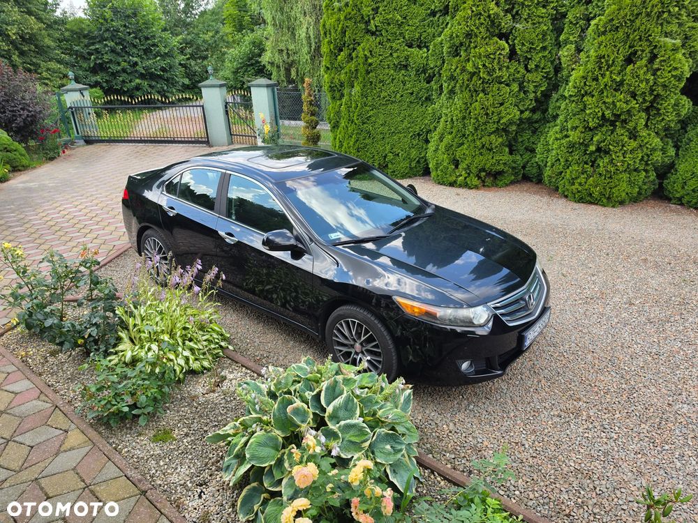Honda Accord 2.0 Executive Nav - 1