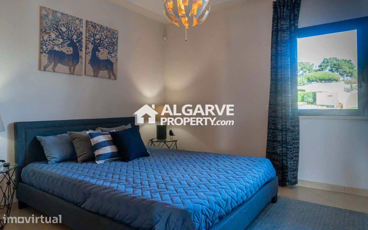 Moradia V3+2 em condomínio com piscina e garagem em Vilamoura, Algarve - Grande imagem: 3/47