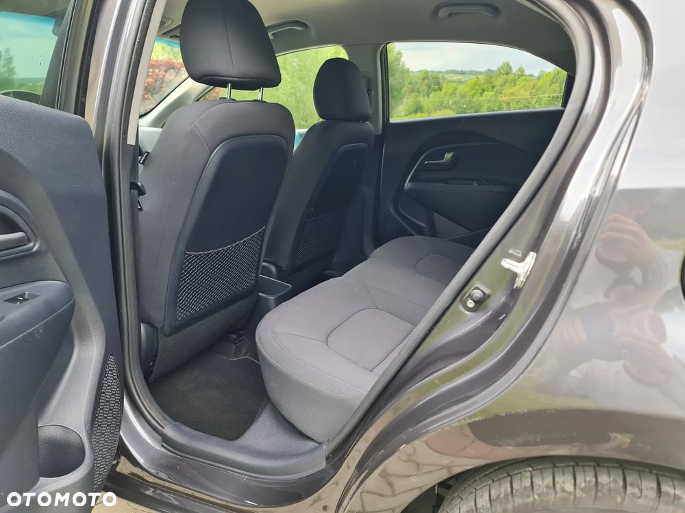 Kia Rio 1.2 Dream Team Edition - 14