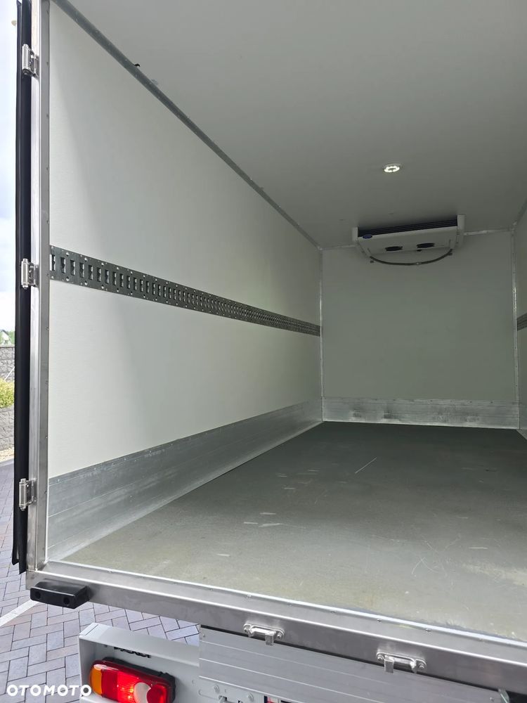 Renault MASTER CHŁODNIA 8 PALET Carrier XARIOS 350 -20*C +20*C 230V STACJONARNE PODŁĄNCZENIE TYLN OŚ BLIŻNIACZA WZMOCNIONA SALON POLSKA 125Tyś km SERWIS ASO RENO DO OSTATNIEGO Km GWARANCJA BOGATA OPCJA WYPOSAŻENIA LEDY HALOGENY TEMPOMAT FOTEL KIEROWCY PNEŁMATYCZNY - 26